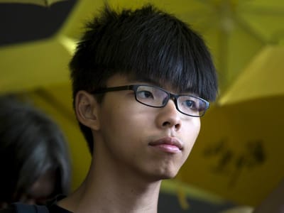 Ativista pró-democracia Joshua Wong detido pela polícia de Hong Kong - TVI
