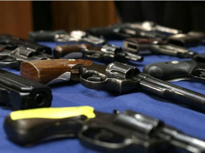 PSP do Porto vendeu 180 armas em leilão - TVI