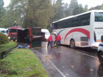 Açores: colisão de dois pesados faz um morto - TVI