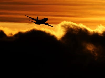 Drones estão a tornar-se em ameaça “real” para a aviação - TVI