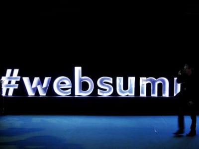 Web Summit: bilhetes comprados a 9 euros vendidos no Facebook a quem der mais - TVI