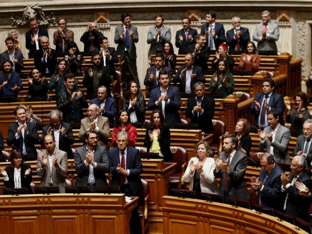 Bancadas da esquerda unidas (Foto: Reuters\André Marchante)