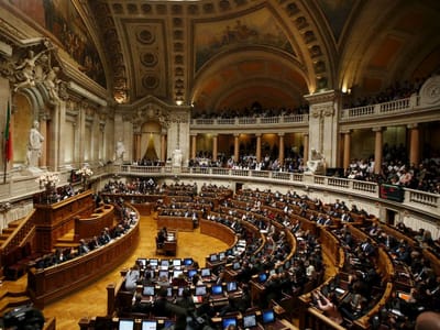 Sanções a Portugal: PSD e CDS apresentam resolução comum - TVI