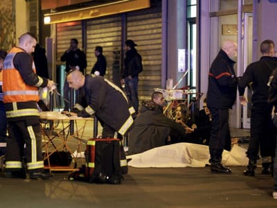 Enfermeiro de Paris tentou salvar bombista-suicida - TVI