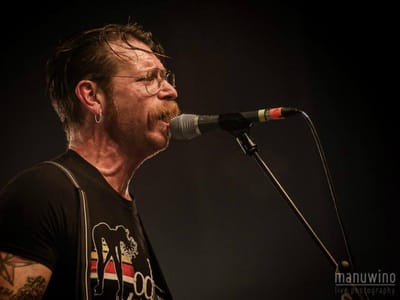 Eagles of Death Metal cancelam resto da digressão europeia - TVI