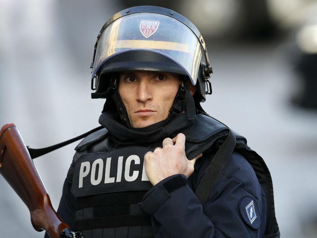 Operação antiterrorista em Saint Denis, Paris [EPA/Lusa]