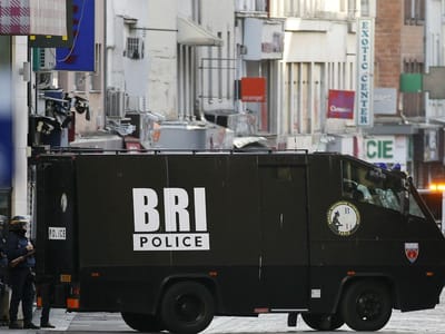 Buscas em Bruxelas relacionadas com bombista-suicida dos ataques de Paris - TVI