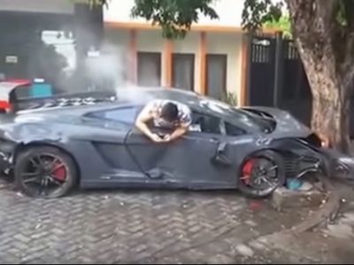 Corrida de rua termina com acidente de Lamborghini - TVI