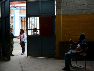 Oposição venezuelana denuncia “guerra suja” dos meios oficiais durante votação - TVI