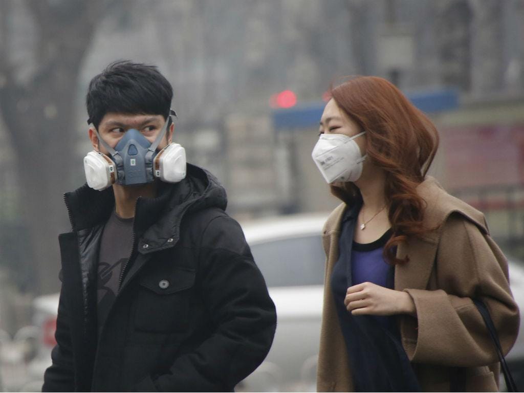 Pequim em alerta vermelho devido à poluição