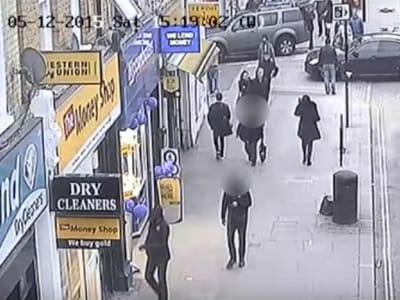 Telhado desaba em rua movimentada de Londres - TVI