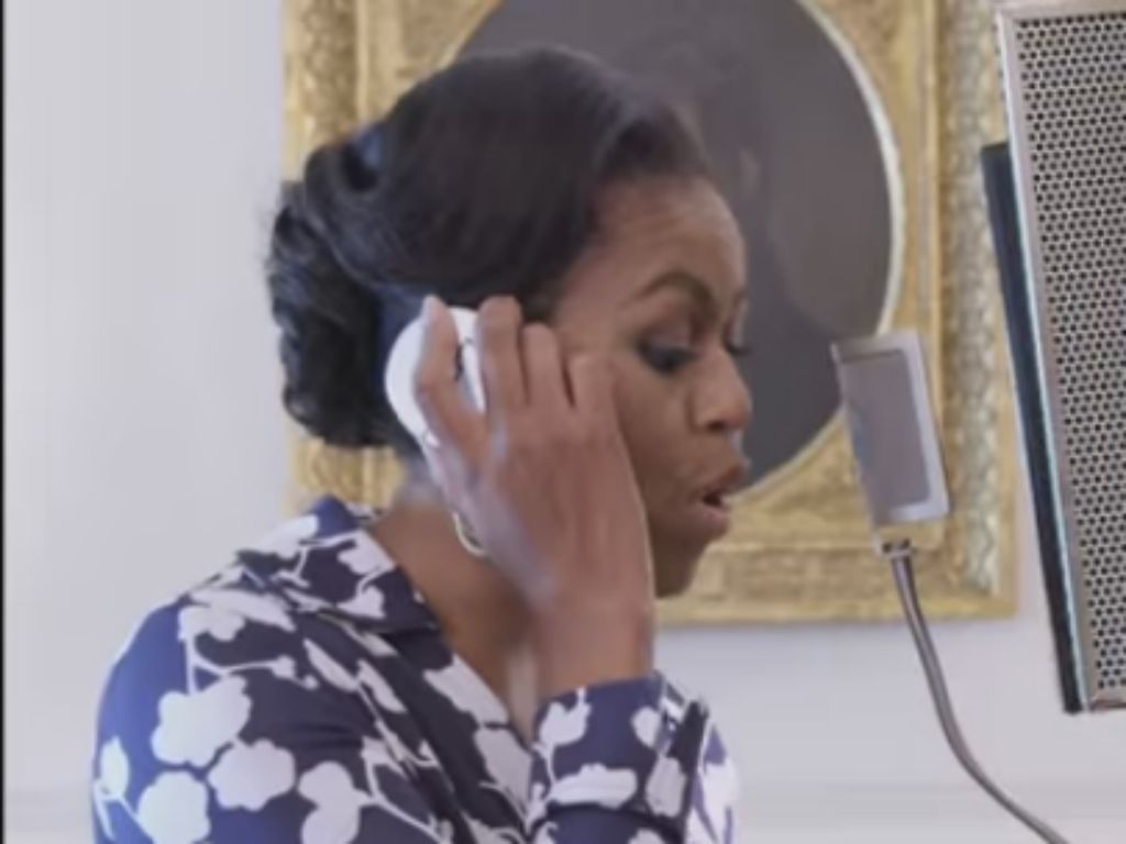 Michelle Obama faz rap para incentivar jovens para o ensino superior