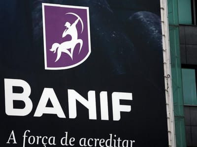 Governo açoriano está a acompanhar a situação do Banif - TVI