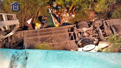 Pelo menos 41 polícias mortos em acidente com autocarro na Argentina - TVI