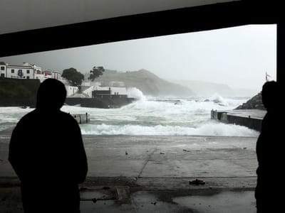Vulcanólogo diz que uma nova ilha poderá surgir nos Açores - TVI