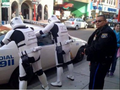 Polícia faz alerta contra spoilers do Star Wars - TVI