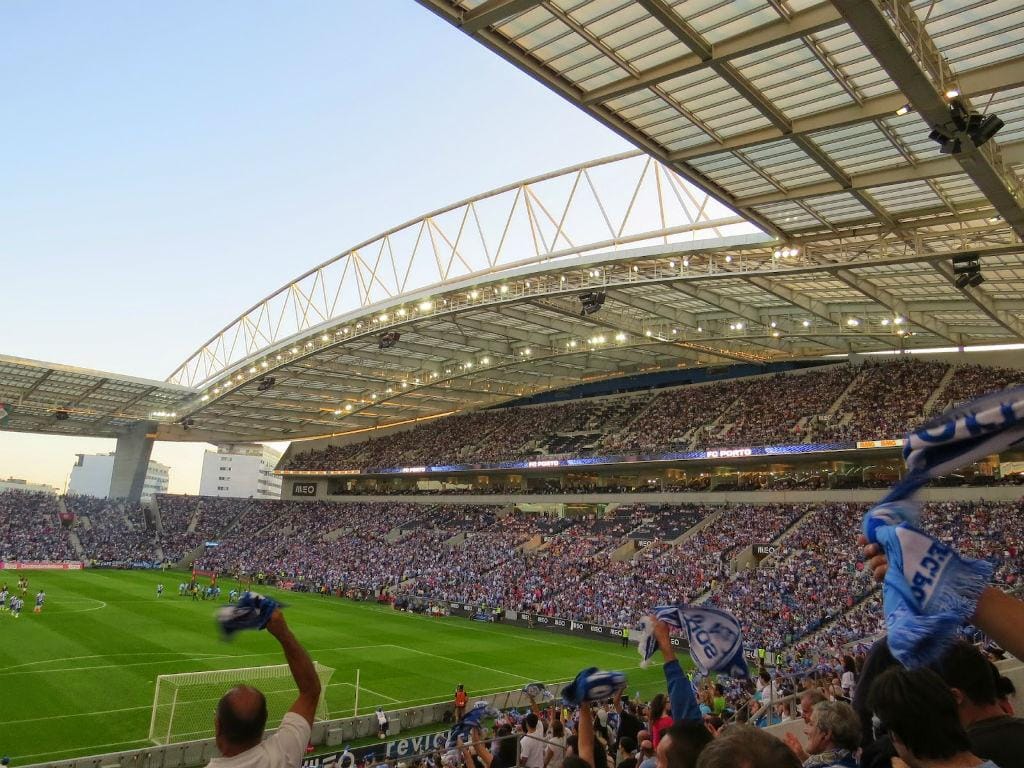 3º: Estádio do Dragão, FC Porto. Média na Liga 2016/17: 35.423 espectadores.