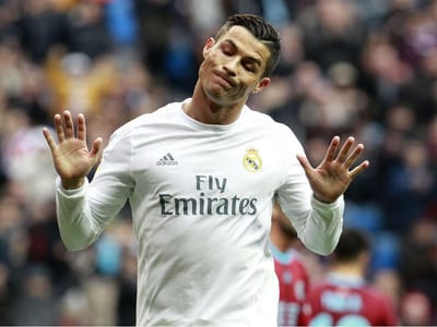 Ronaldo acusado de agressão: «Se fosse intencional não se levantava» - TVI