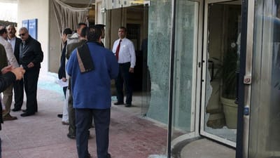 Egito: homens armados abrem fogo em hotel - TVI