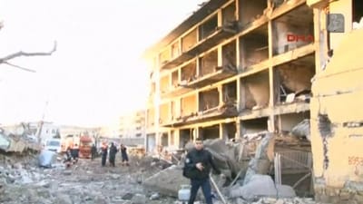 Turquia: explosão em esquadra da polícia faz vários mortos - TVI