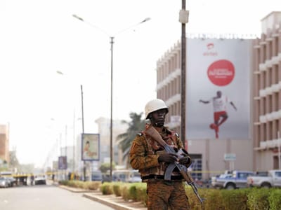 Ataques no Burkina Faso provocam 43 mortos e seis feridos - TVI