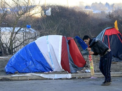 Bélgica "fecha" fronteira com França por causa de Calais - TVI