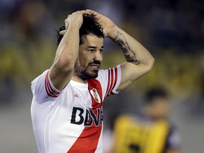 Argentina: Rodrigo Mora (ex-Benfica) tem um enfarte no fémur - TVI