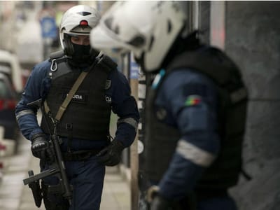 Polícia detido por fazer segurança privada ilegal - TVI