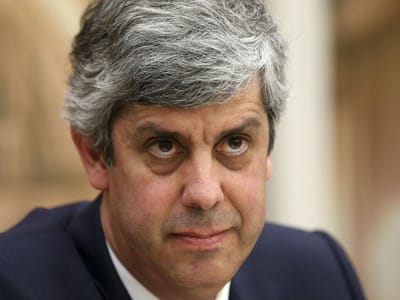 Ministro das Finanças assume preocupações de Portugal com crise angolana - TVI