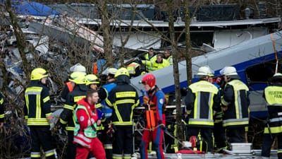 Choque de comboios na Alemanha faz dez mortos - TVI