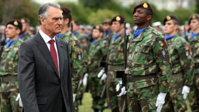 Cavaco Silva considera que seria "chocante" PSD aprovar reforma das Forças Armadas - TVI