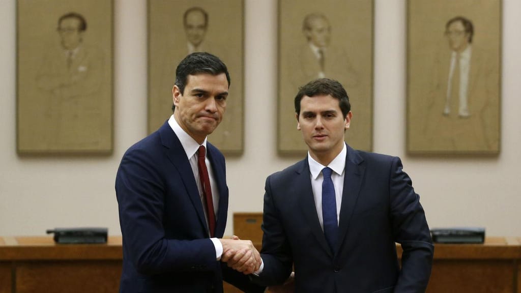 Pedro Sánchez e Albert Rivera (Foto: Juan Medina/Reuters)