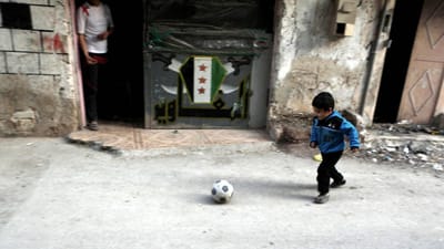 Síria: 250 mil crianças afetadas pelos bombardeamentos - TVI