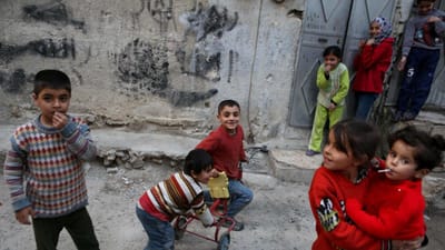 Uma em cada 11 crianças com menos de 7 anos passou a sua vida numa zona de conflito - TVI