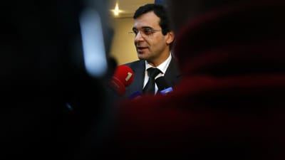 Legionella: ministro lamenta "perturbação" por recolha de corpo em velório - TVI