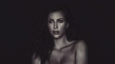 Kim Kardashian responde às críticas a nu com... outro nu - TVI