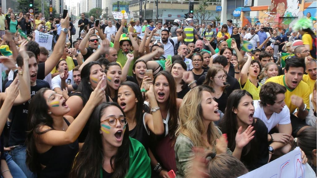 Protestos a favor e contra Lula continuam nas ruas 