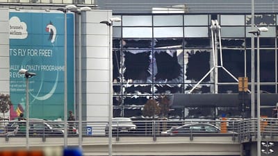Bruxelas: pelo menos 50 apoiantes do Estado Islâmico trabalham no aeroporto - TVI