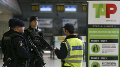 Aeroporto: argelinos expulsos de Portugal - TVI