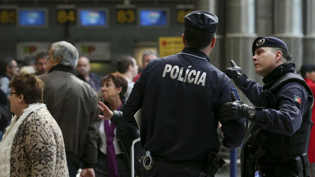 Reforço da segurança no aeroporto de Lisboa (André Kosters/EPA)