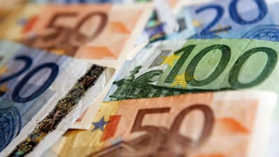 Portugal procura mil milhões no mercado em dívida a 10 anos - TVI