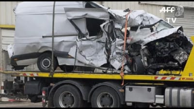 Relatório responsabiliza condutor de 19 anos por acidente que matou 12 portugueses em França - TVI