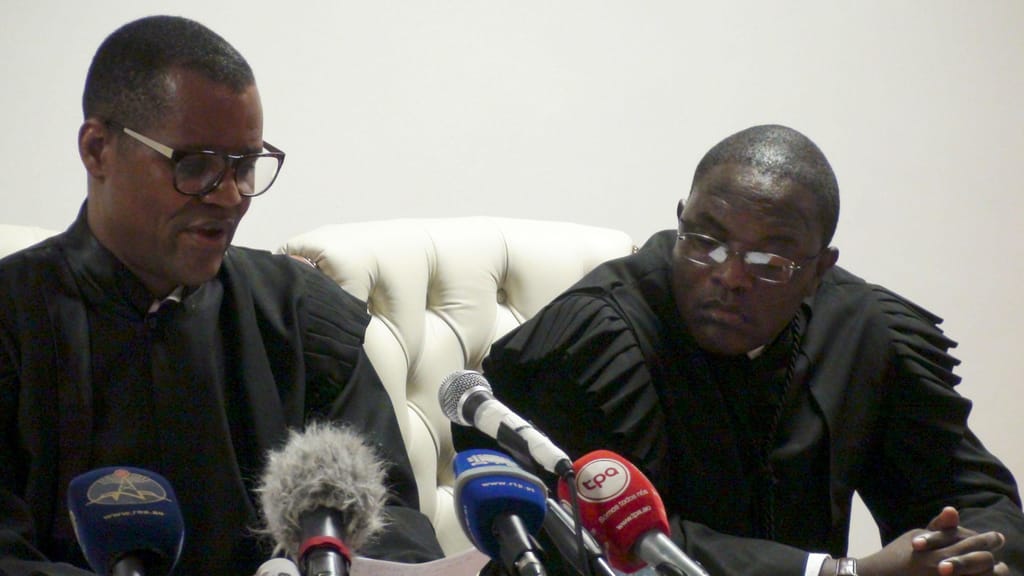 Tribunal de Luanda condena ativistas a penas entre dois e oito anos de prisão efetiva