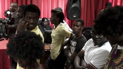 Ativistas angolanos distribuídos por quatro cadeias de Luanda - TVI
