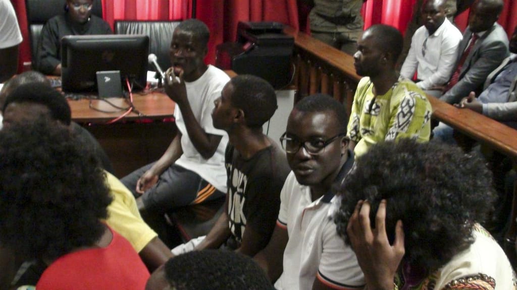 Tribunal de Luanda condena ativistas a penas entre dois e oito anos de prisão efetiva