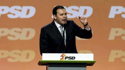 Montenegro acusa de hipocrisia e “sonsice” quem pede propostas ao PSD - TVI