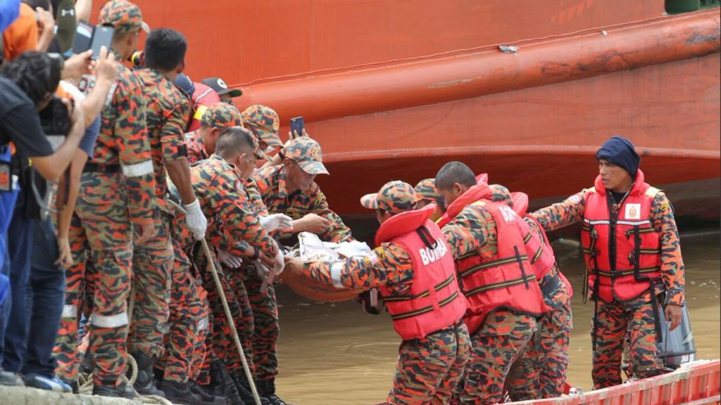 Helicópetro cai na Malásia com vice-ministra a bordo