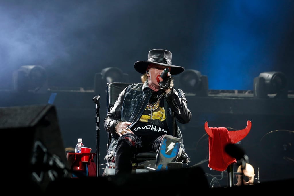 AC/DC em concerto em Lisboa na estreia de Axl Rose como vocalista