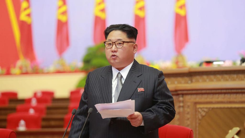 Congresso na Coreia do Norte termina com enorme parada em Pyongyang