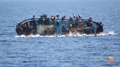 "Mostrador da vergonha" conta quantos refugiados já morreram no Mediterrâneo - TVI